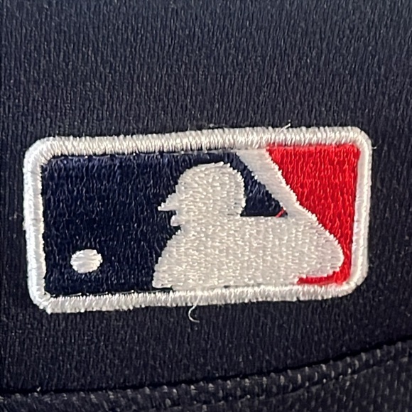 Vintage MLB New York Yankees Majestic Jersey-Top - Picture 10 of 15